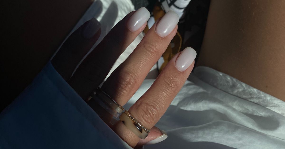 Naked Nails Je Quiet Luxury Manikir O Kom Svi Pri Aju Harper S Bazaar Srbija