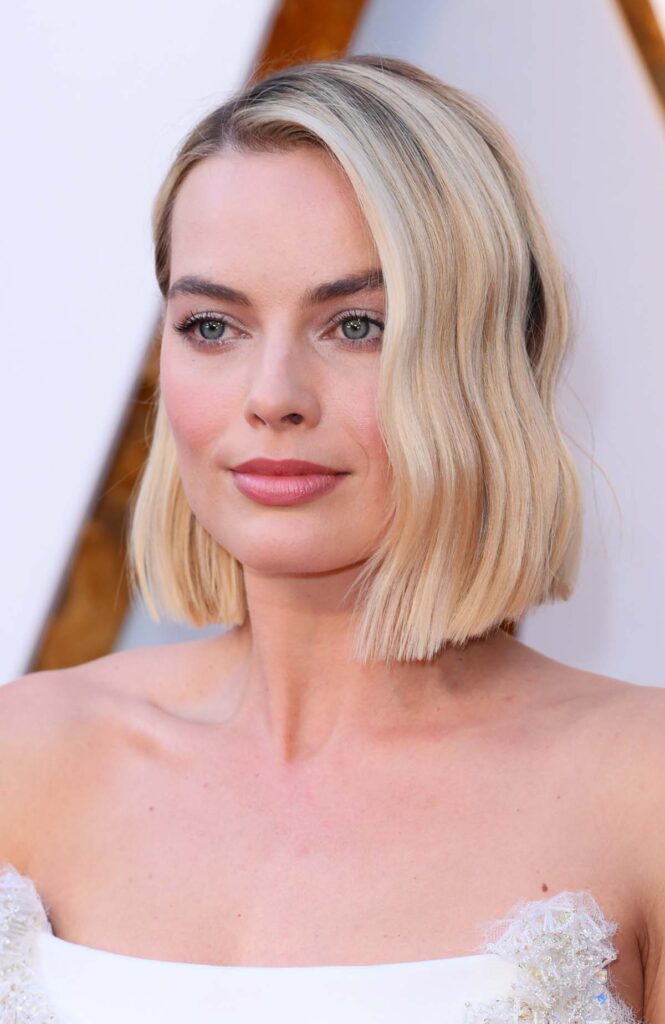 margot robbie midi bob frizura