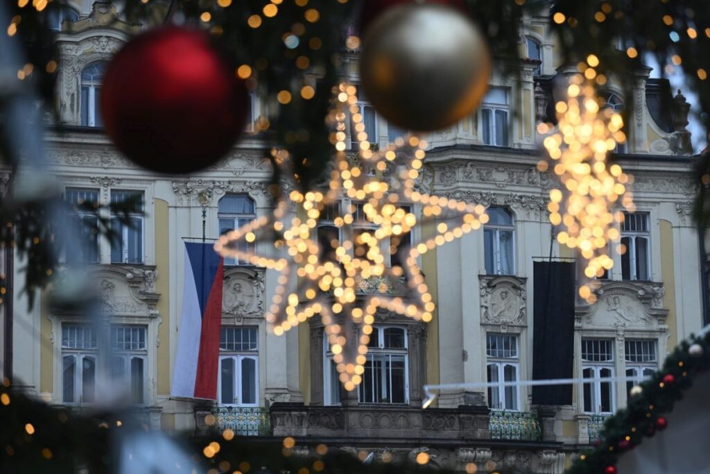 Evropa u prazničnom ruhu Najlepši božićni marketi
market u paragu na trgu