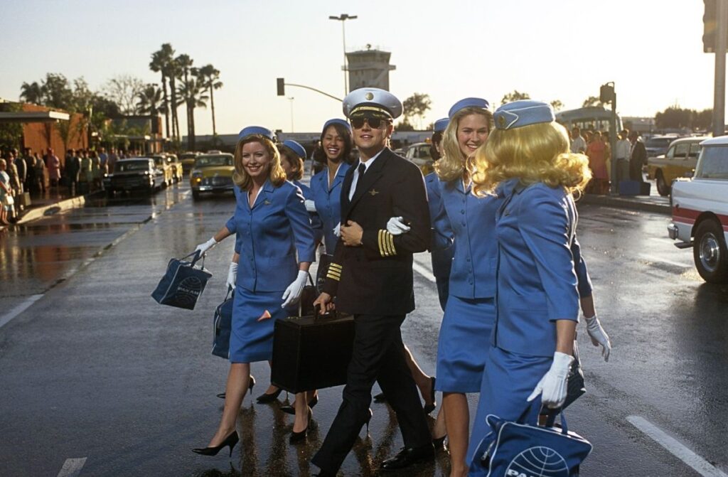 Leonardo DiCaprio u ulozi prevaranta  Franka Abagnalea Jr. u filmu Stevena Spielberga Catch Me If You Can 2002. godine