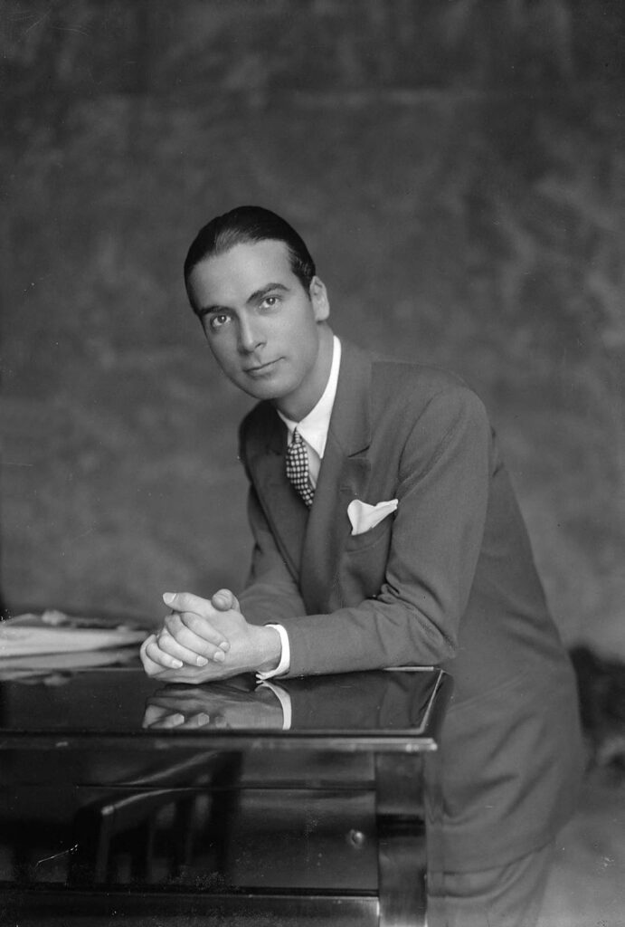 Kering grupa: Globalna imperija luksuza koja oblikuje naše želje
Cristobal Balenciaga (1895-1972)