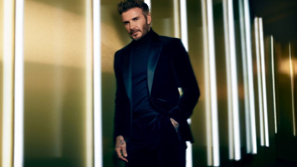 “Radient. Confident. Effortless.” Nova BOSS praznična kampanja David Beckham u terget sakou