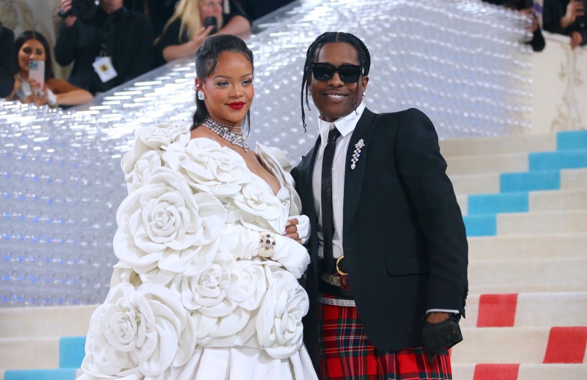 Modna retrospektiva 2024. godine
asap rocky i rihanna met gala 2024