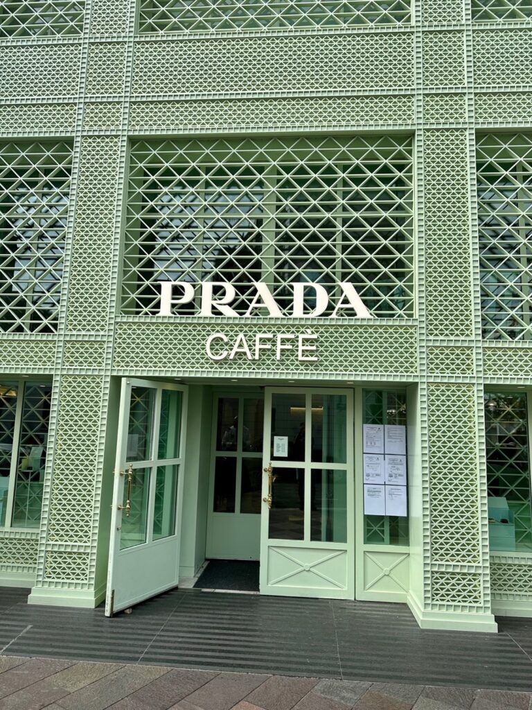 Kako je moda prigrlila gastronomiju
prada caffe harrods london