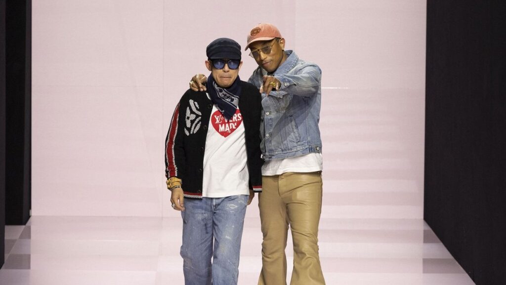 Louis Vuitton kolekcija “Remember the Future” Pharrell Williams i Nigo udružili su snage kako bi otkrili novu, dugo očekivanu mušku kolekciju modne kuće Louis Vuitton za jesen/zimu 2025.