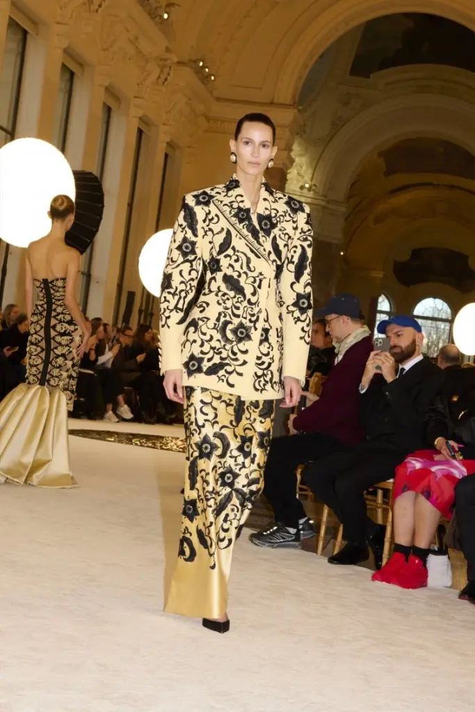 Schiaparelli Haute Couture kolekcija "Ikarus" proleće/leto 2025 visoka moda
Paris Haute Couture Fashion Week zvanično je počeo!