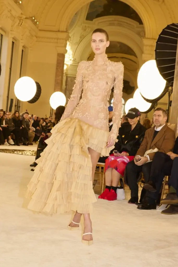 Schiaparelli Haute Couture kolekcija "Ikarus" proleće/leto 2025 visoka moda
Paris Haute Couture Fashion Week zvanično je počeo!