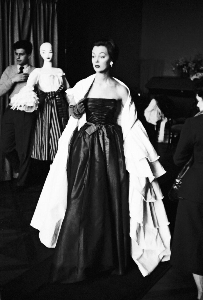 Hubert de Givenchy Ikona koja je oblikovala svet mode
kolekcija givenchy iz 1952. godine