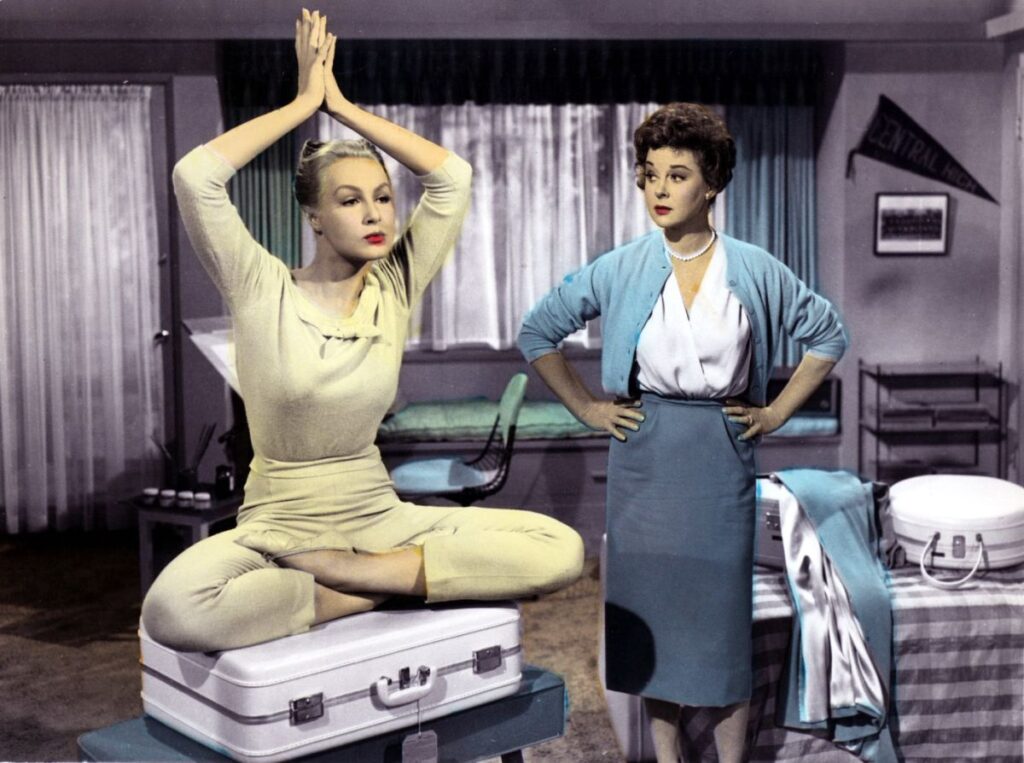 JULIE NEWMAR AND SUSAN HAYWARD
Istorija ženskog fitnesa: Od restrikcija do slobode pokreta
joga i pilates vezbe