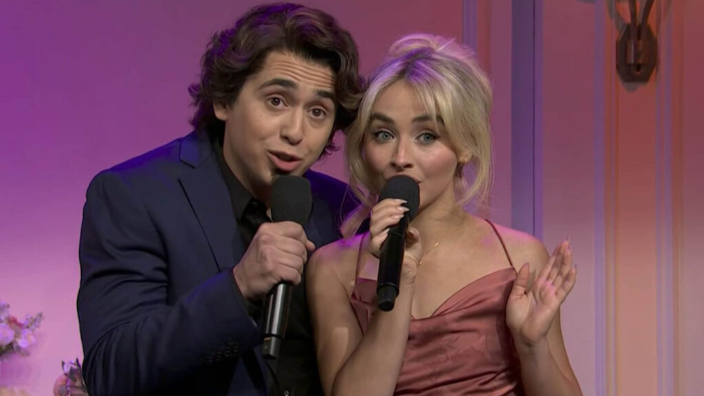 Marcello Hernández i Sabrina carpenter 
SNL 50: Osvrt na najuzbudljivije trenutke iz jubilarnog specijala