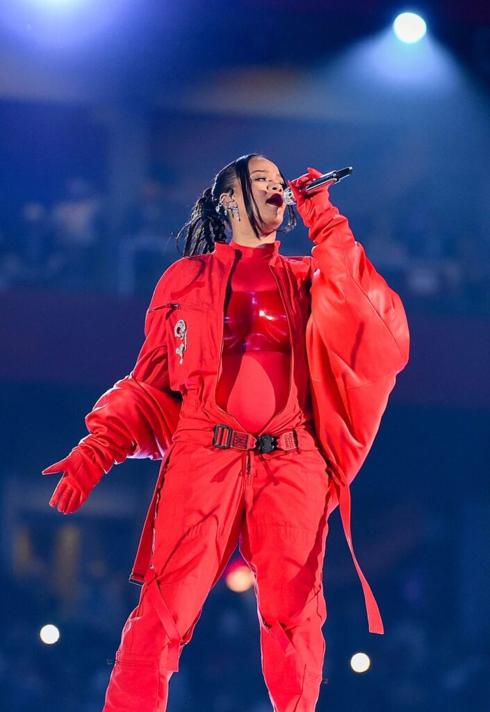 Jonathan Anderson i Loewe Jedanaest godina transformacije
Rihanna, Super Bowl 2023.

