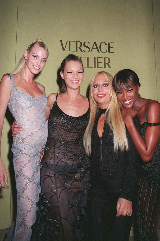 Donatella Versace: Kraj jedne ere
Nadia Auerman, Kate Moss, Donatella Versace i Naomi Campbell, 1999.